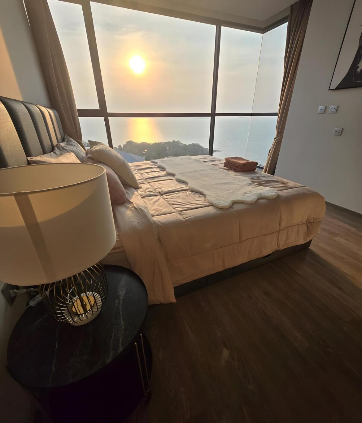 Luxury 80sqm Beachfront 2 Bedroom With Views Apartment Pattaya