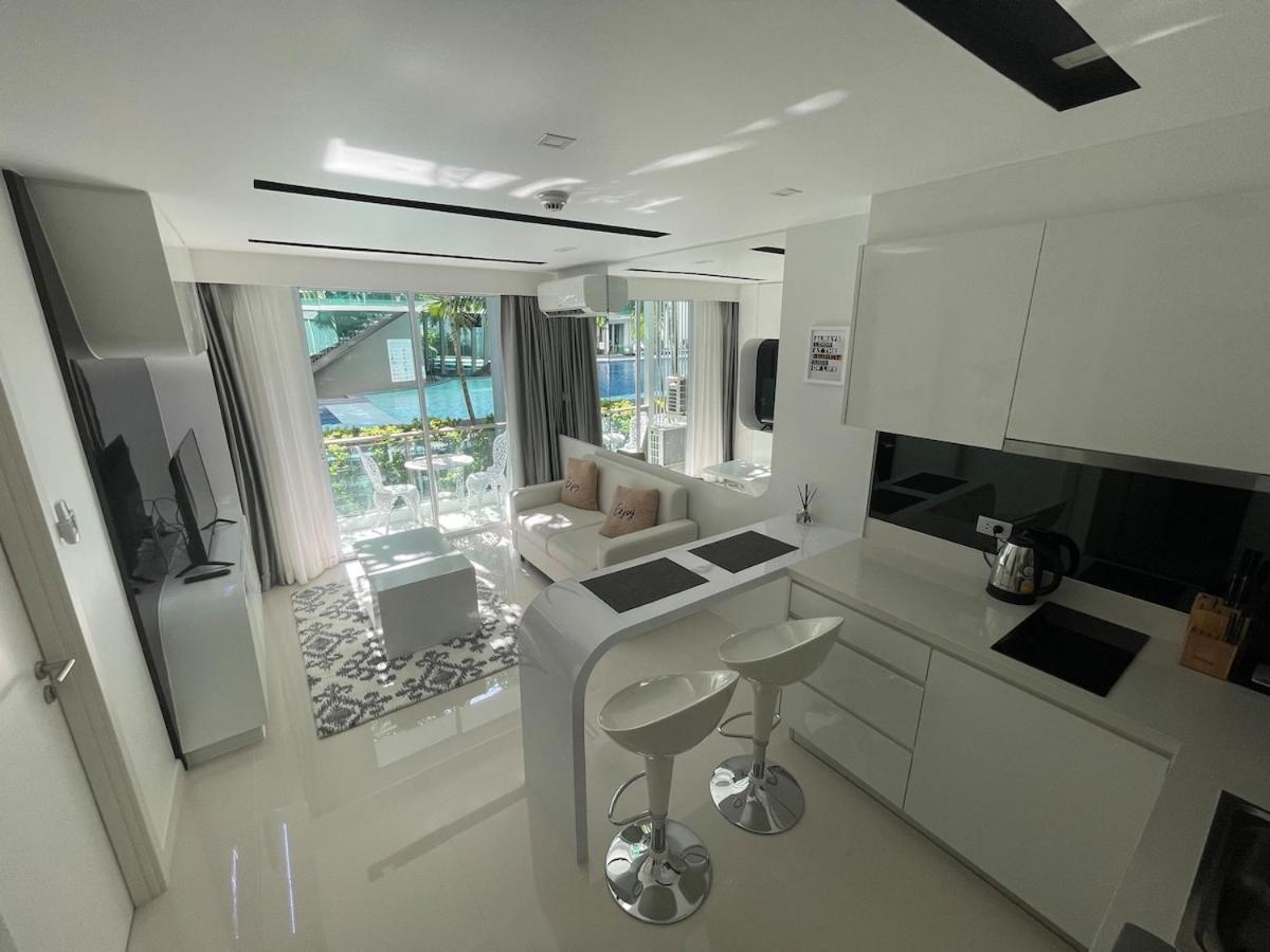 Stylish - Ultra-fast Fiber Internet, Pool, Sauna, Gym, Smart Tv, Guest Friendly *
