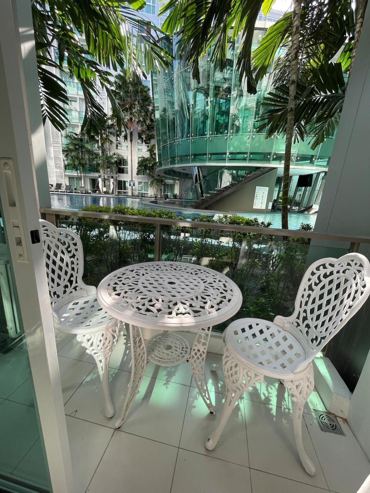 Stylish - Ultra-fast Fiber Internet, Pool, Sauna, Gym, Smart Tv, Guest Friendly * Pattaya