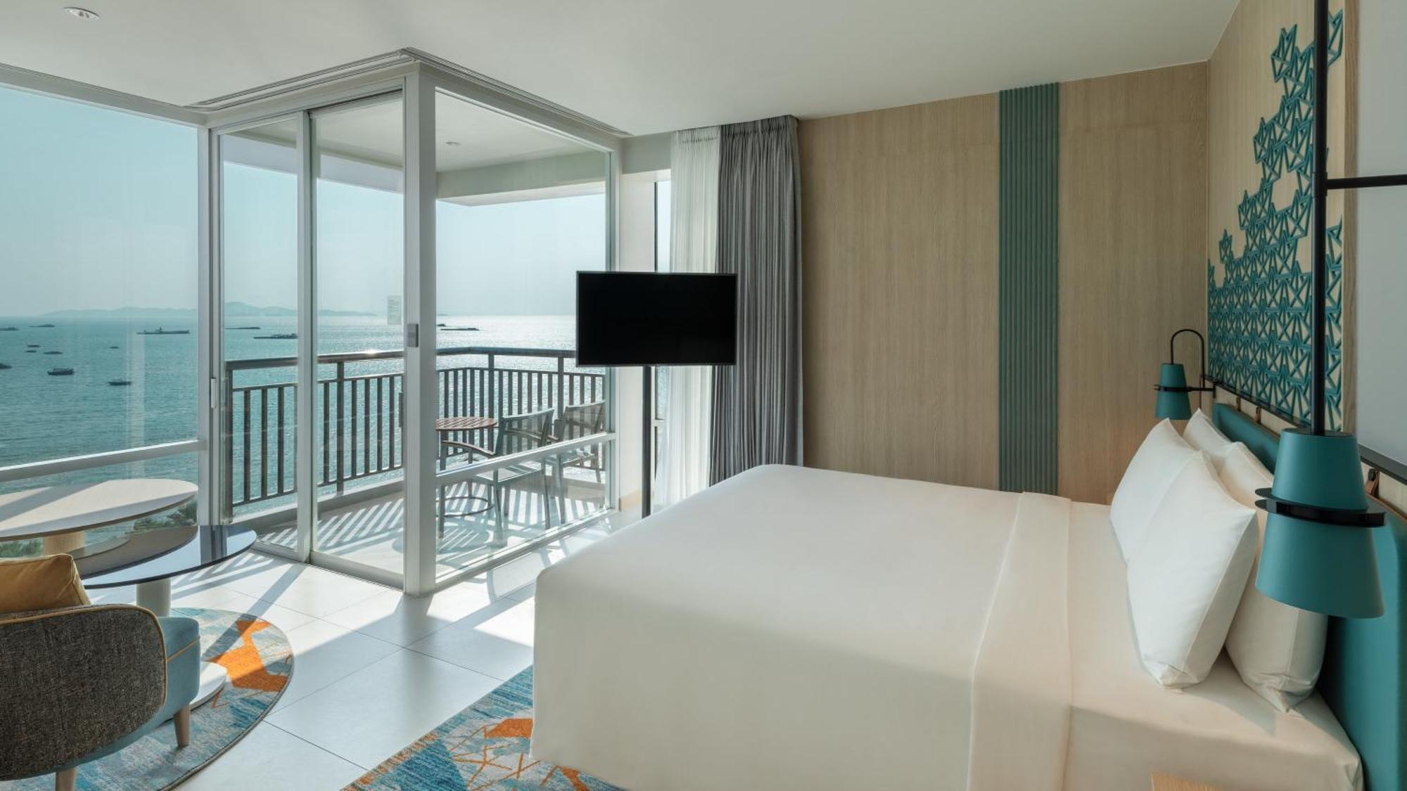By Ihg 4*