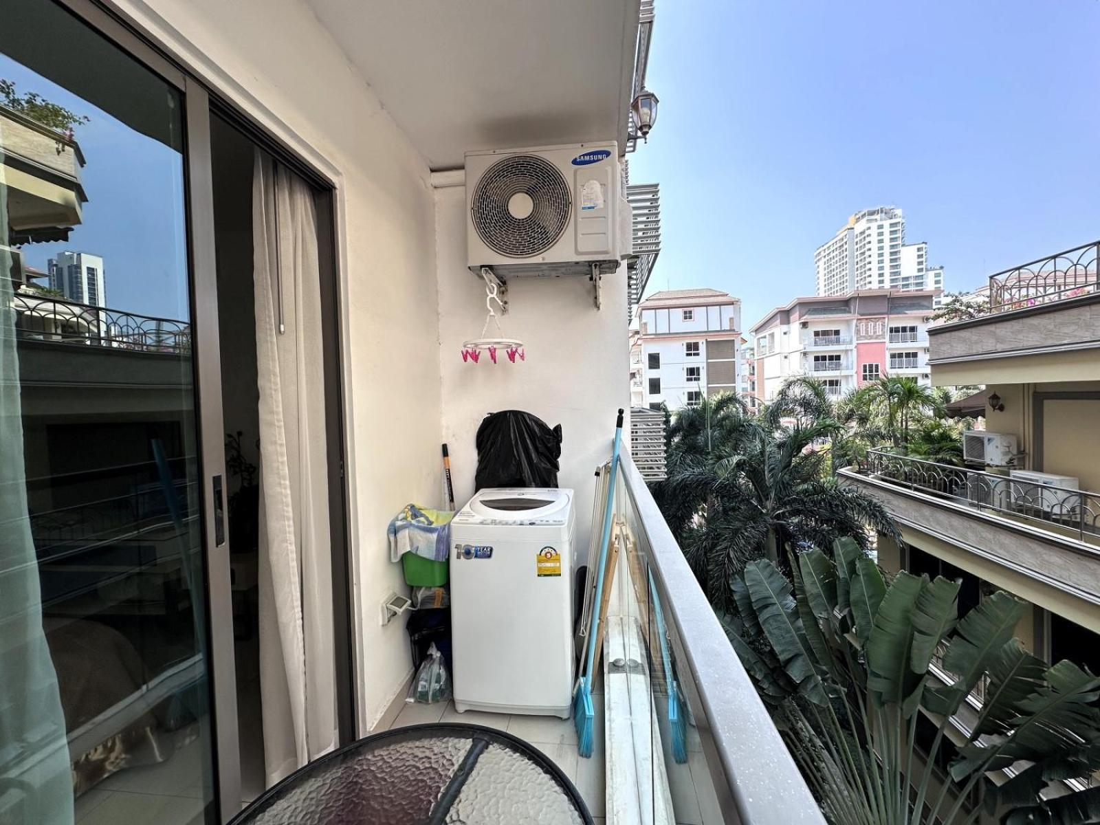 Apartment C-view 4 By Thaiminatorpattaya *