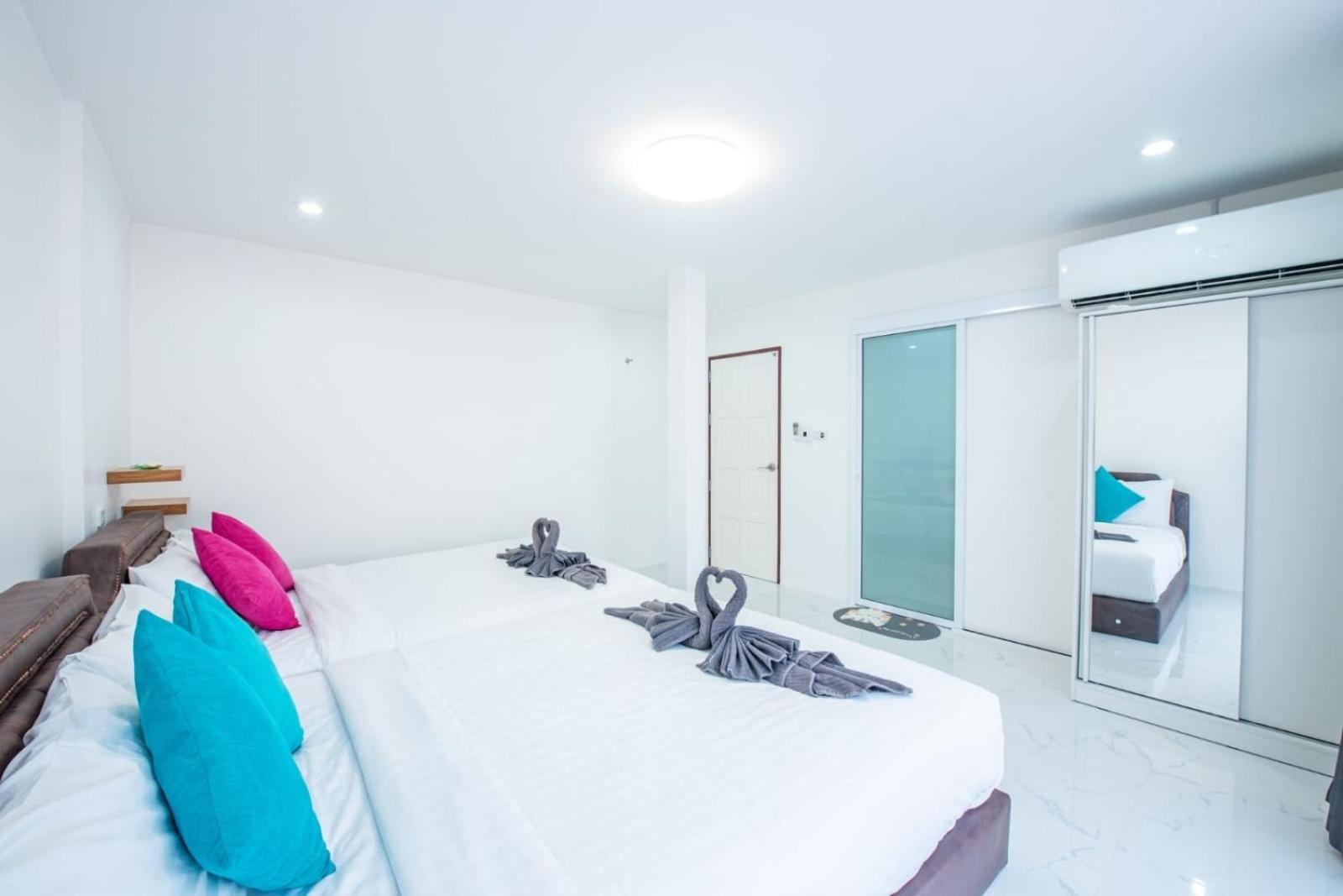 3 Bedroom Pool Royal Park Village Pattaya