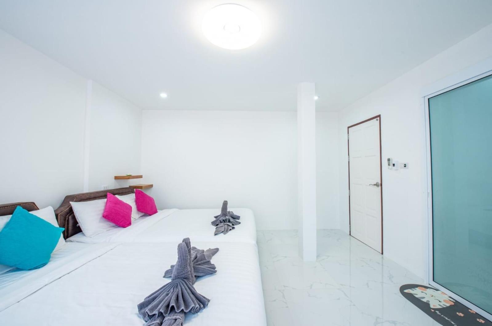 3 Bedroom Pool Royal Park Village Pattaya