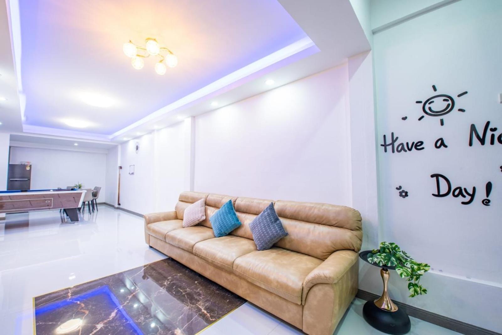 3 Bedroom Pool Royal Park Village * Pattaya