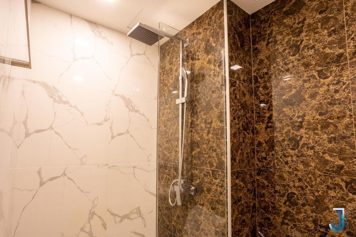 Elegant Avec Balcon, Piscine & Sauna Apartment *