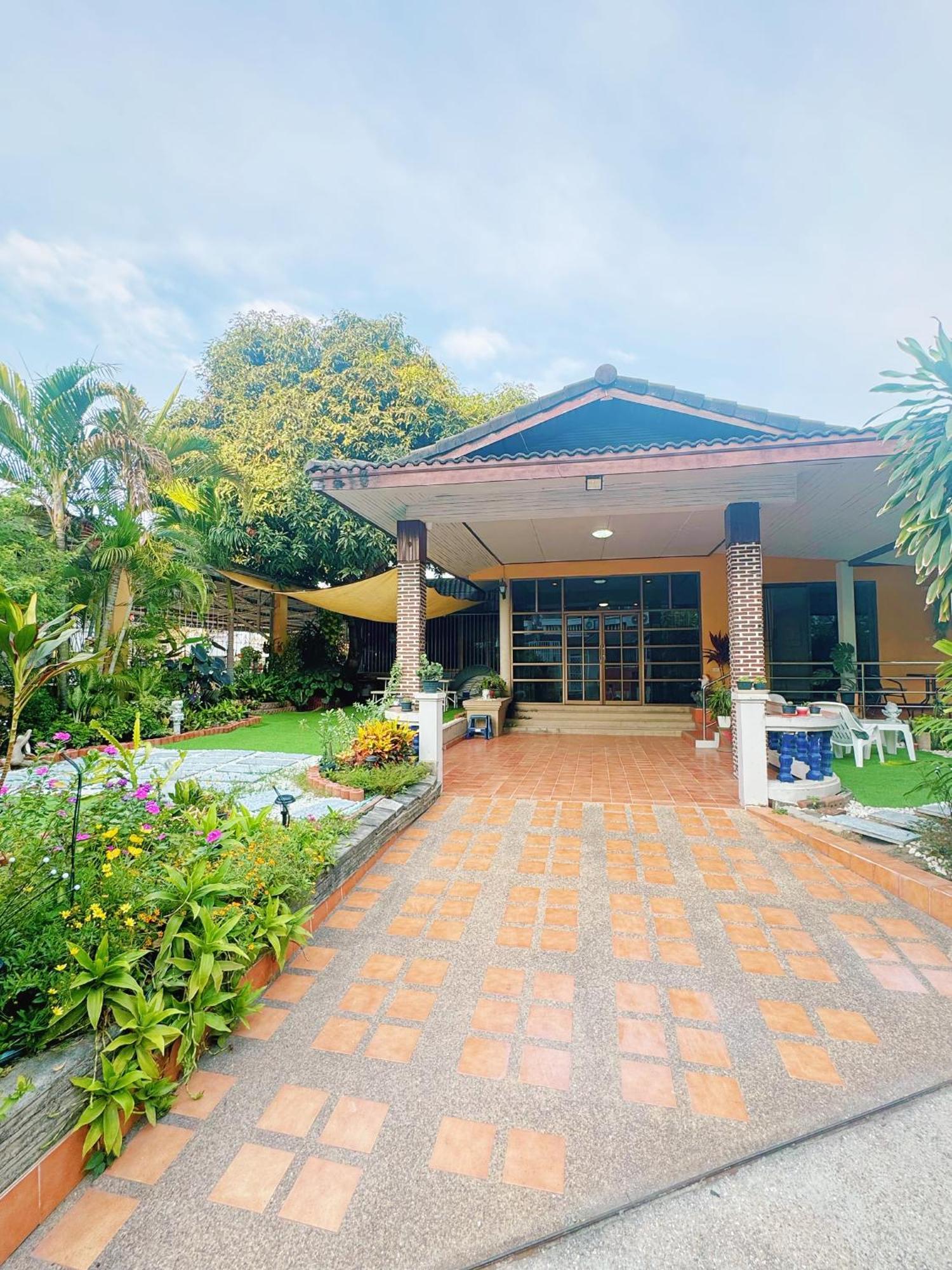 Sun And Moon House Villa