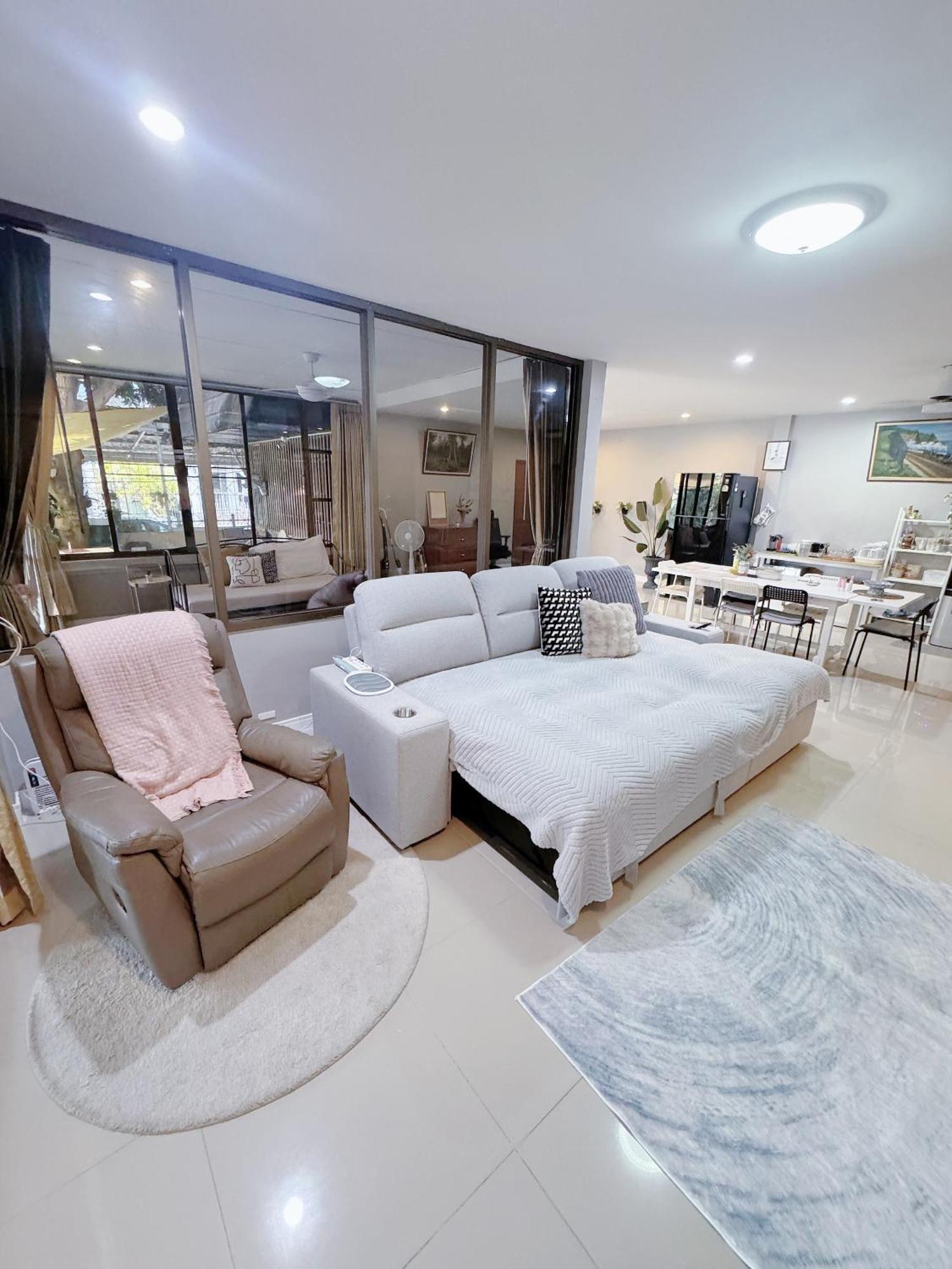 Sun And Moon House Villa