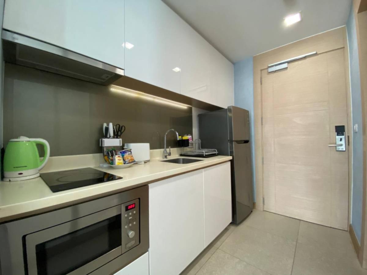 Apartment The Palm Wongamat X Monthstayz Thailand