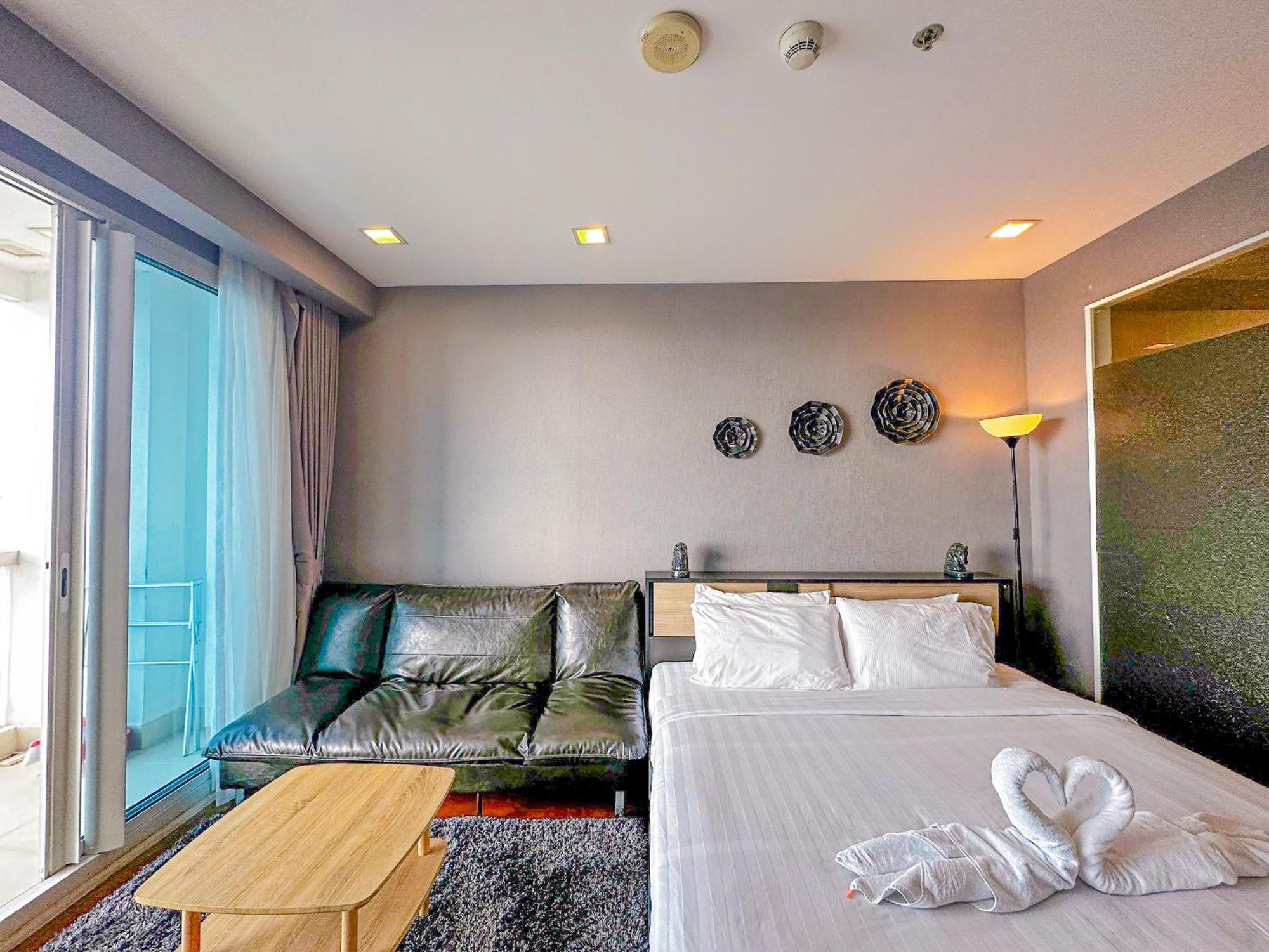 Apartment The Palm Wongamat X Monthstayz Thailand *