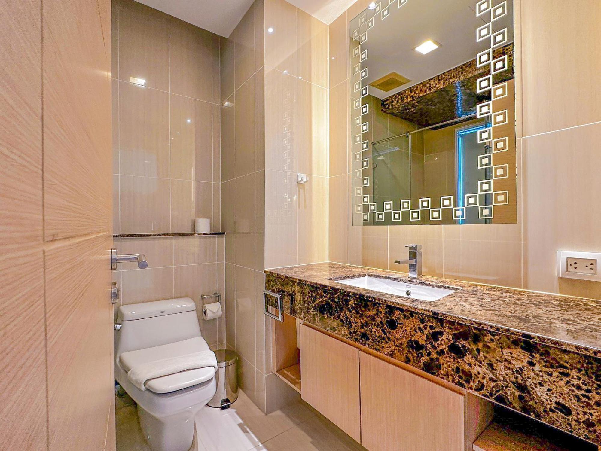 Apartment The Palm Wongamat X Monthstayz Thailand *