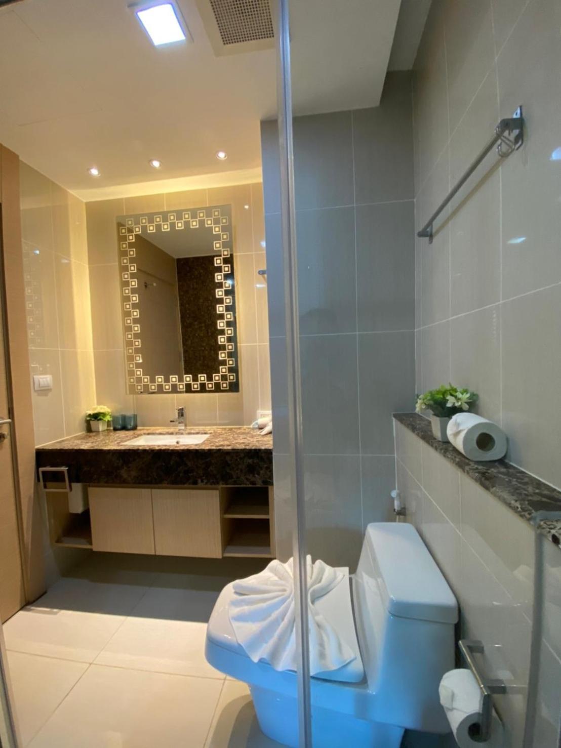 The Palm Wongamat X Monthstayz Thailand Apartment