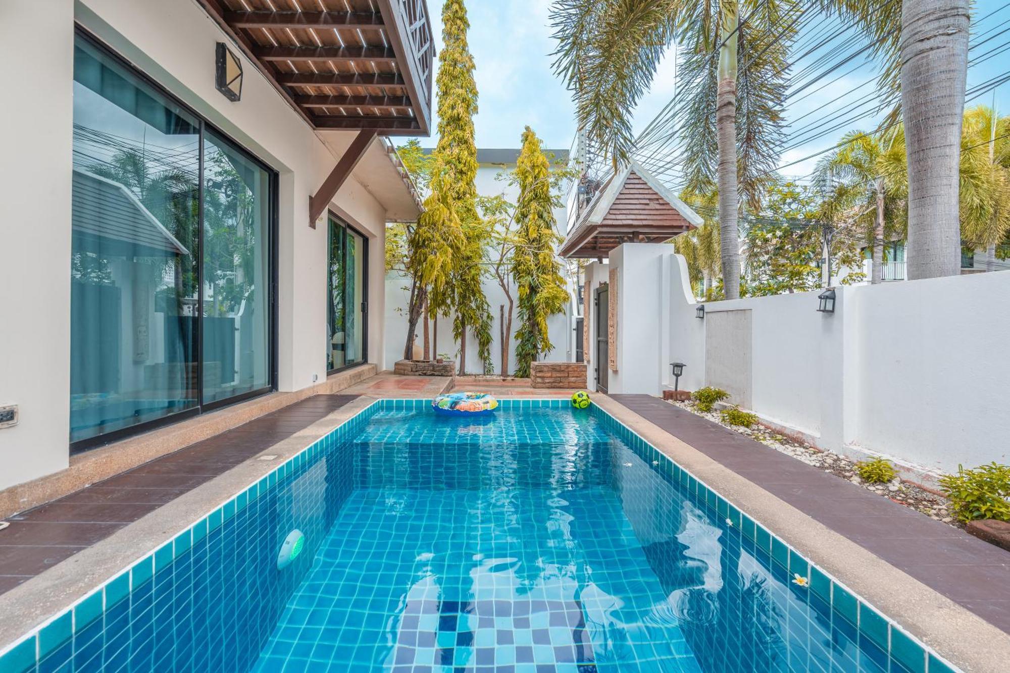 Villa Thai 3b Near Hollywood