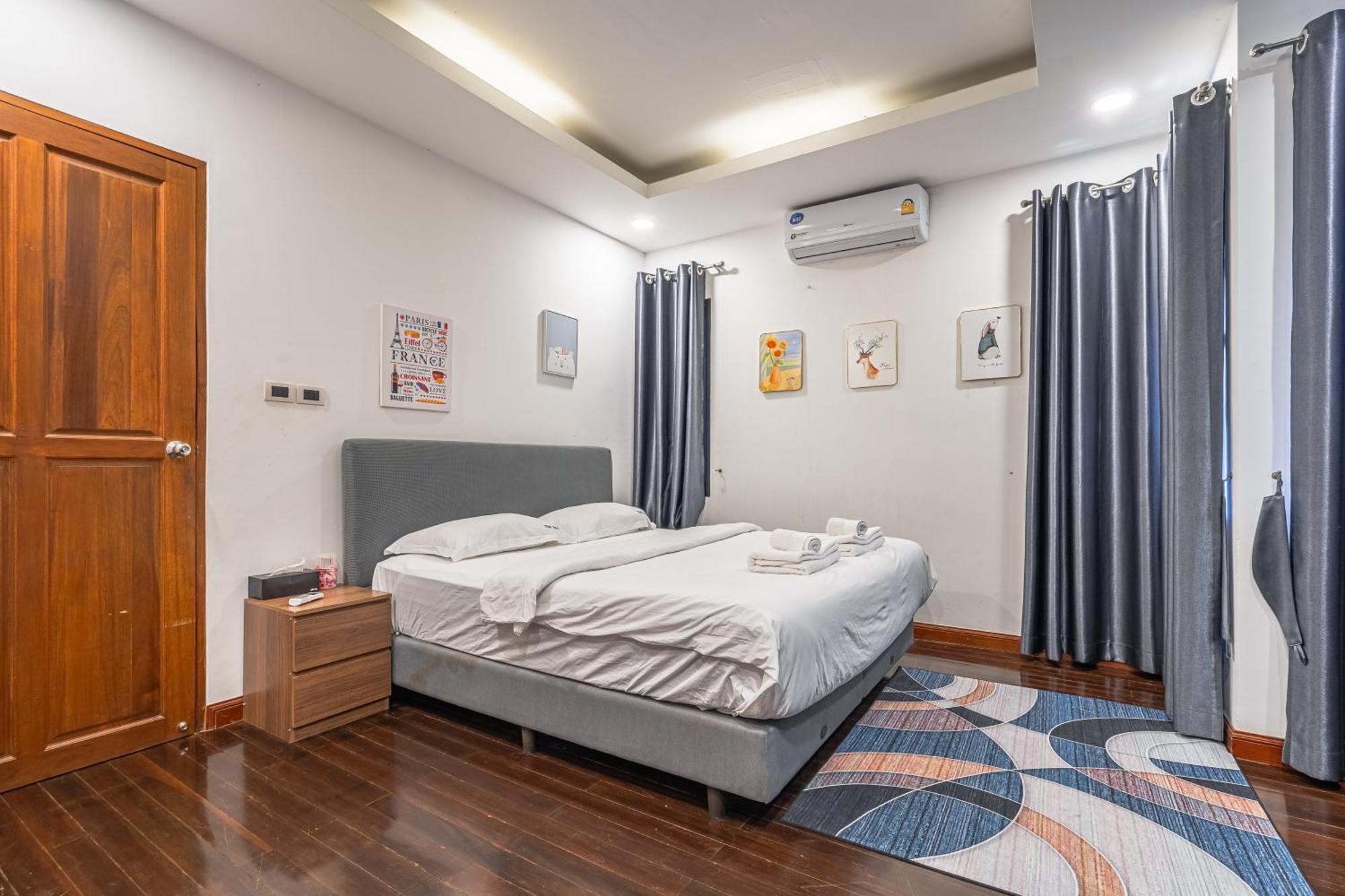 Villa Thai 3b Near Hollywood Pattaya