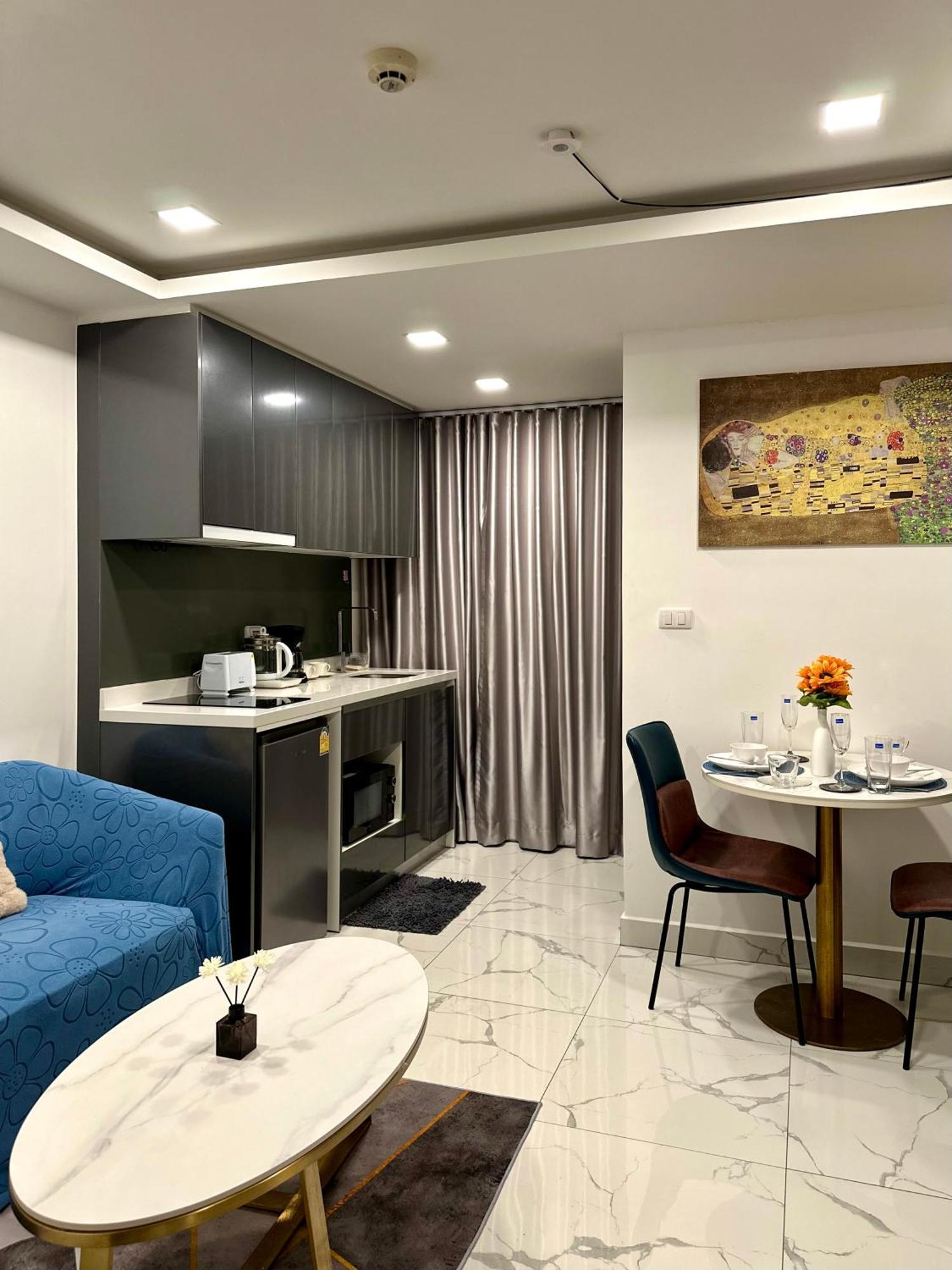 Arcadia Center Near Walking Street And * Pattaya