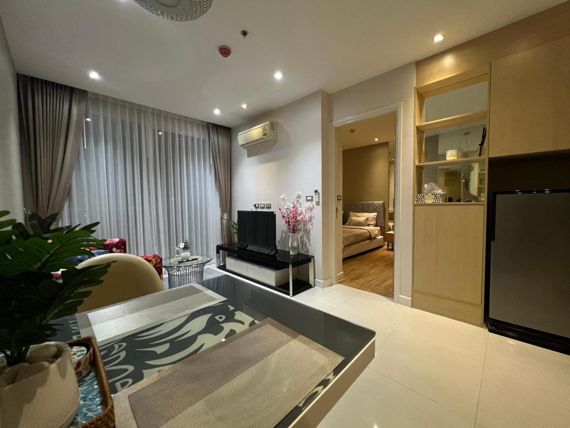 Apartment With Sea View *