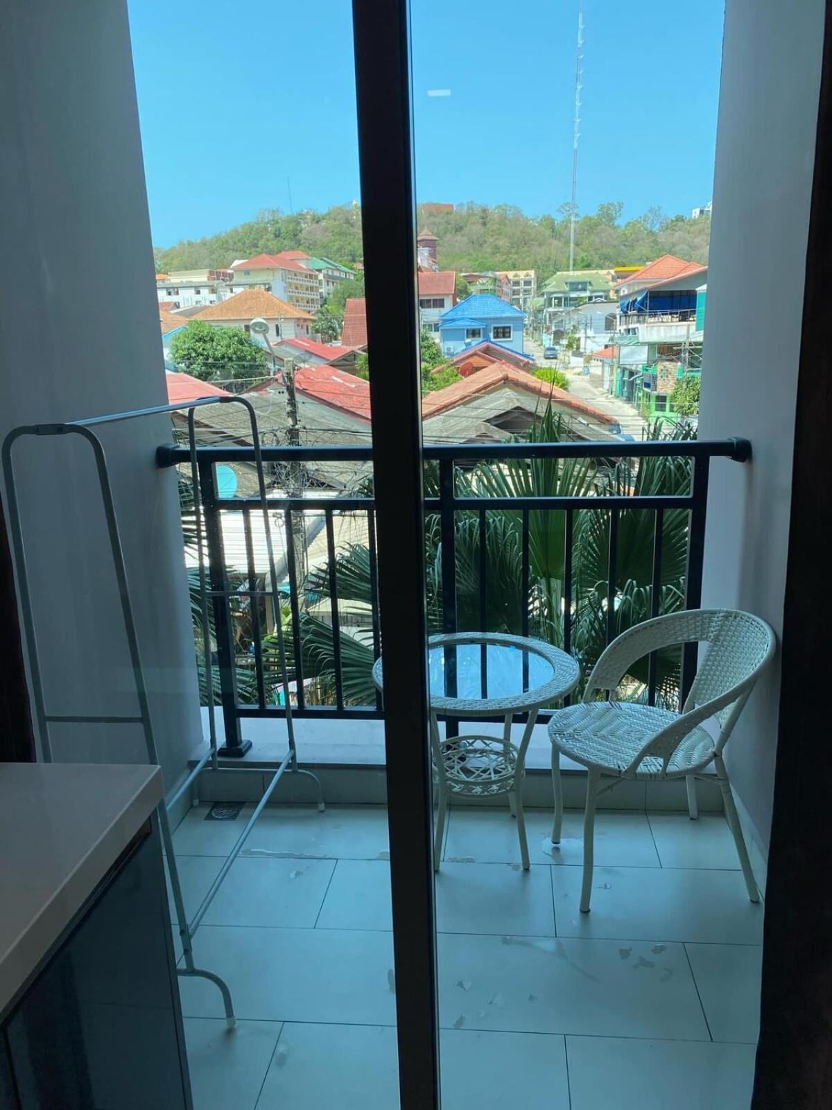 Apartment With Pool *