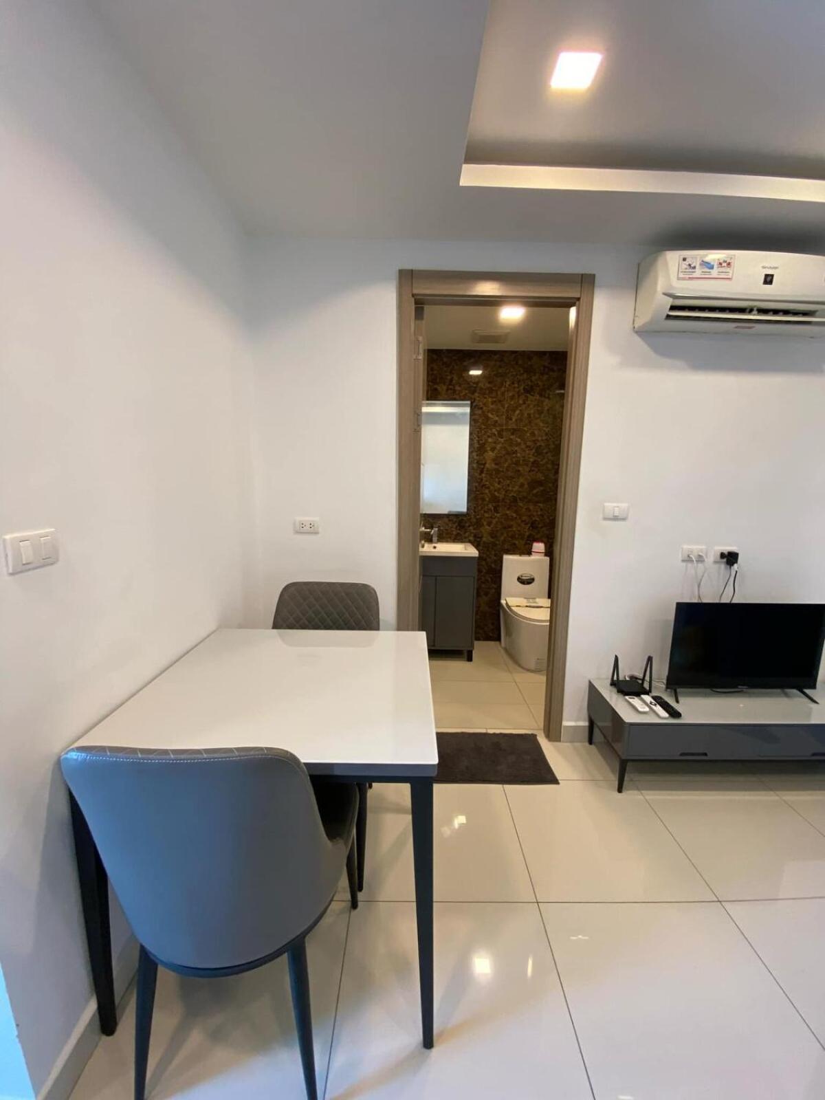 Apartment With Pool Pattaya