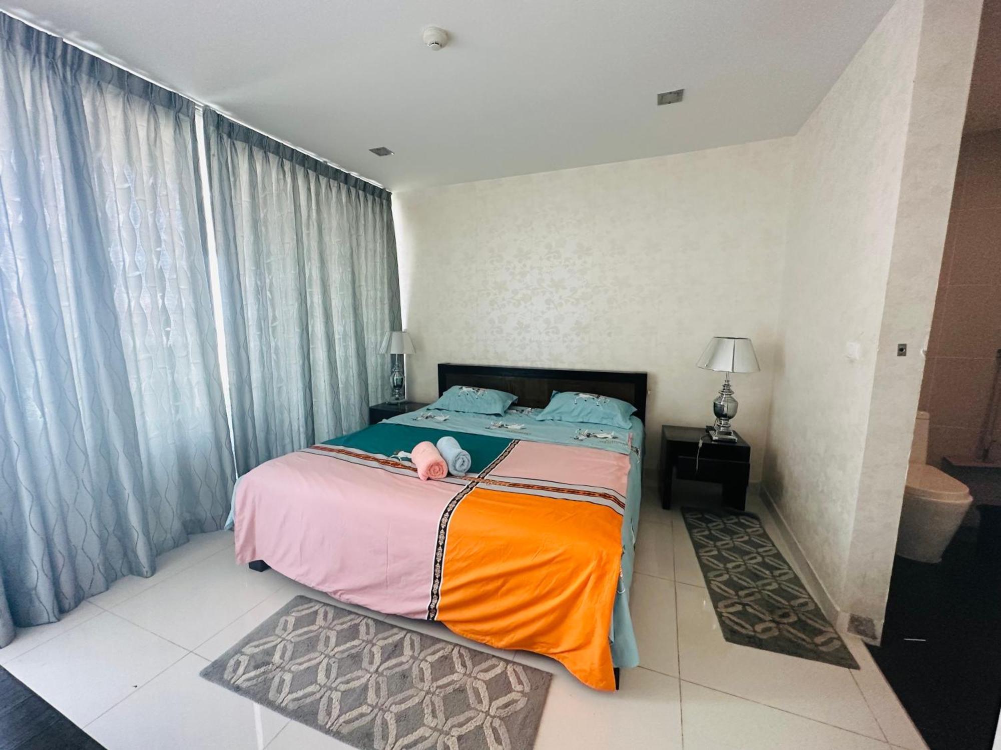 Wongamat Luxury Large Apartment *