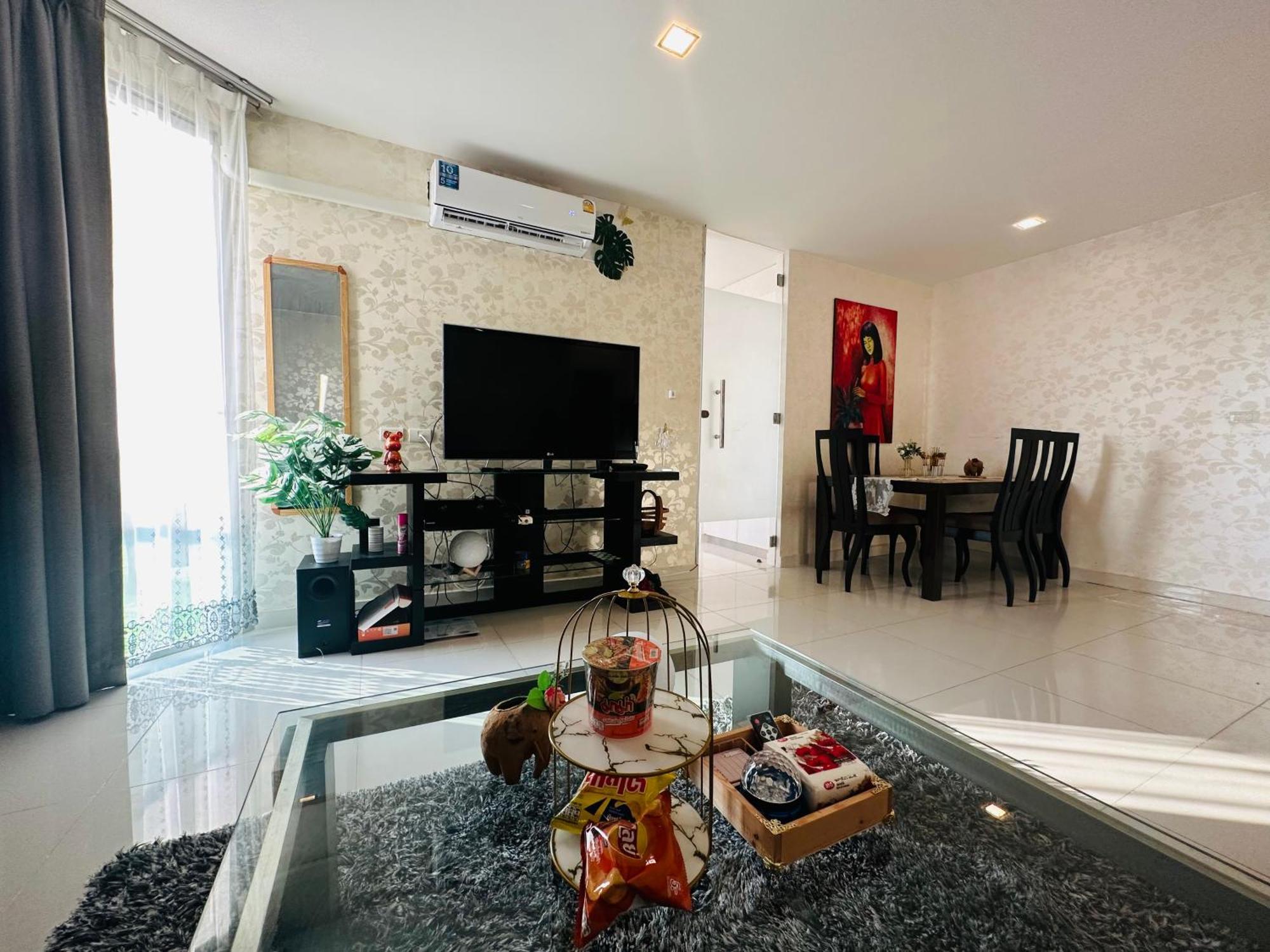 Apartment Wongamat Luxury Large