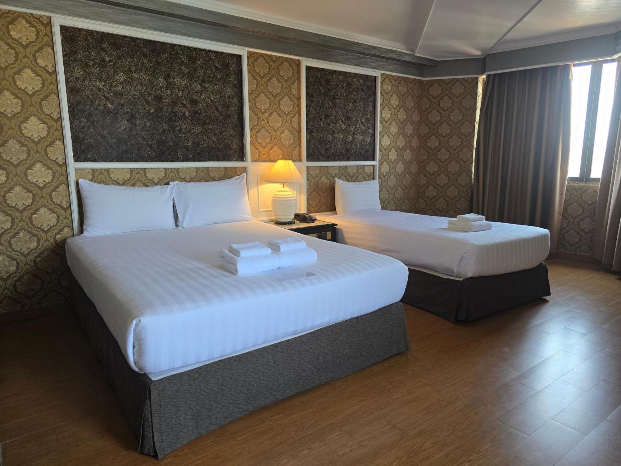 First Pacific Cirrus Hotel Pattaya