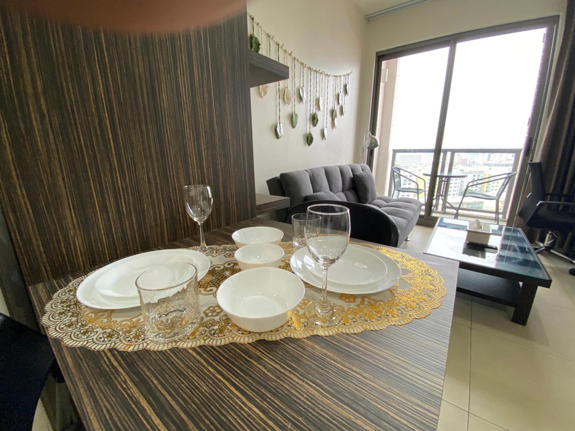 Unix Near Walking Street Sea View Apartment Pattaya