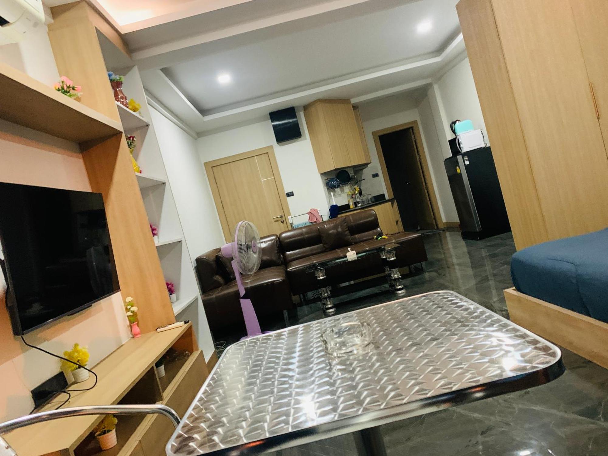 1 Apartment *