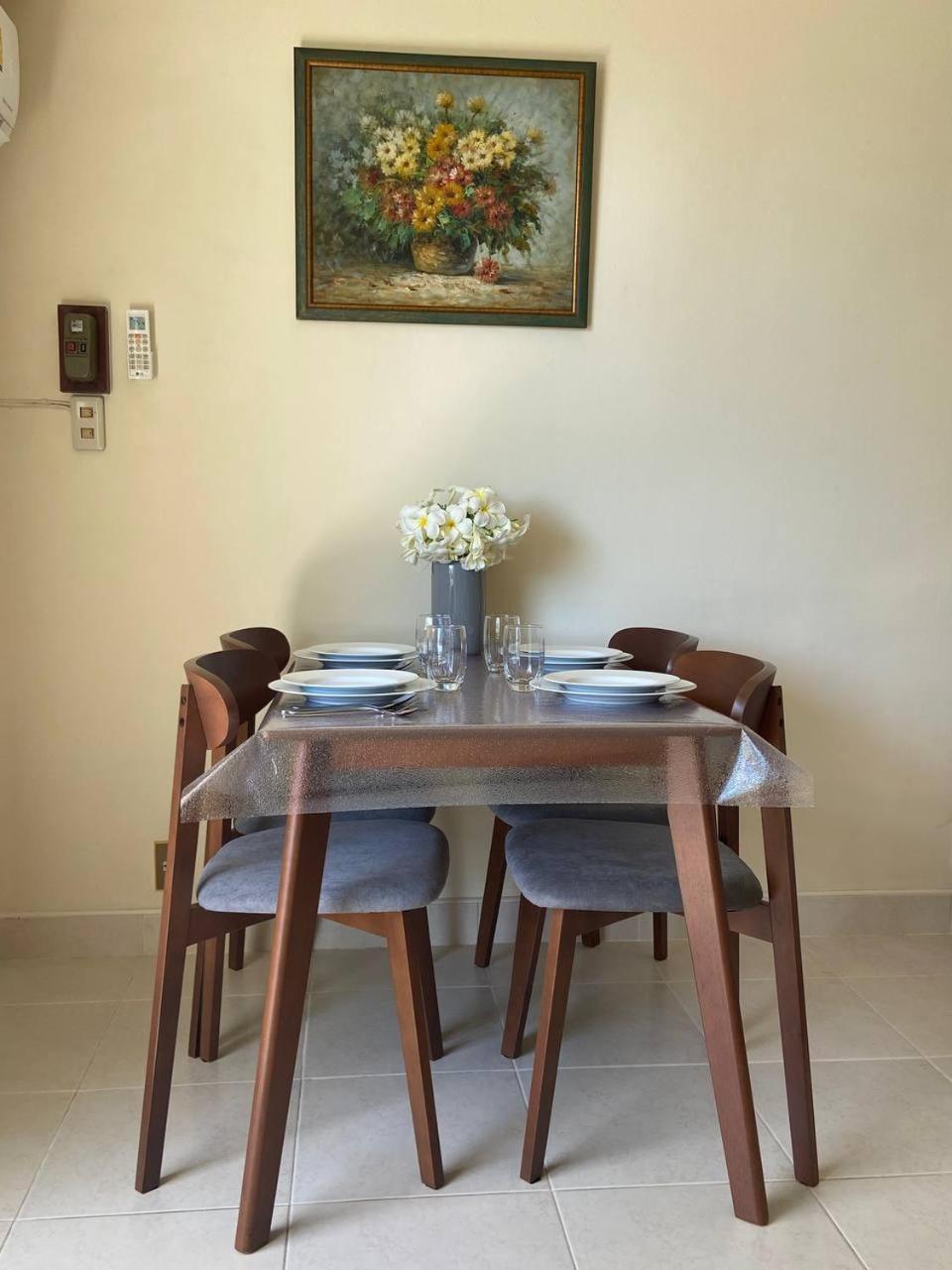 Jomtien Condotel A Apartment Pattaya