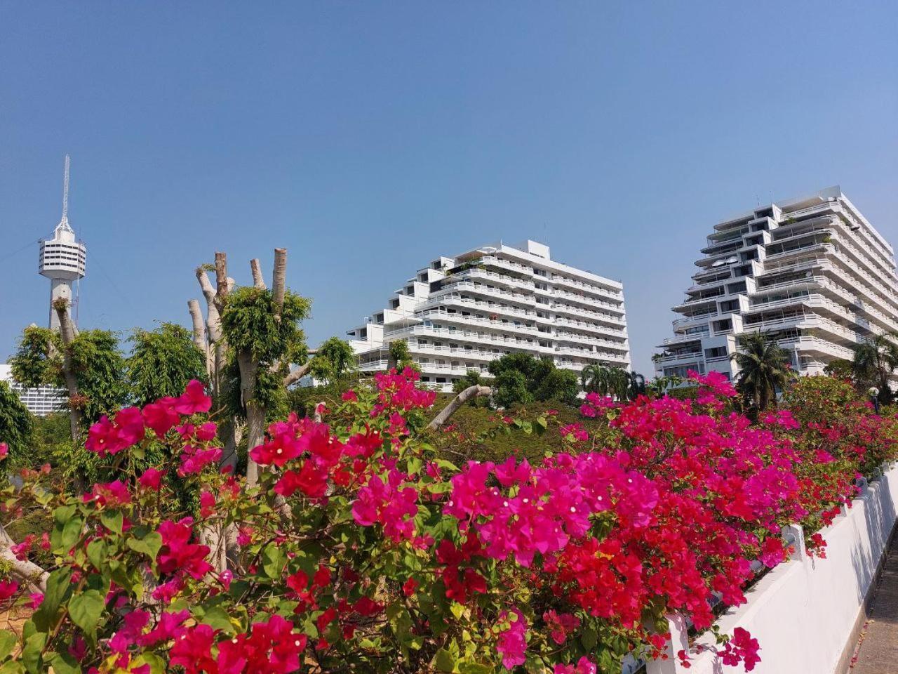 Jomtien Condotel A Apartment