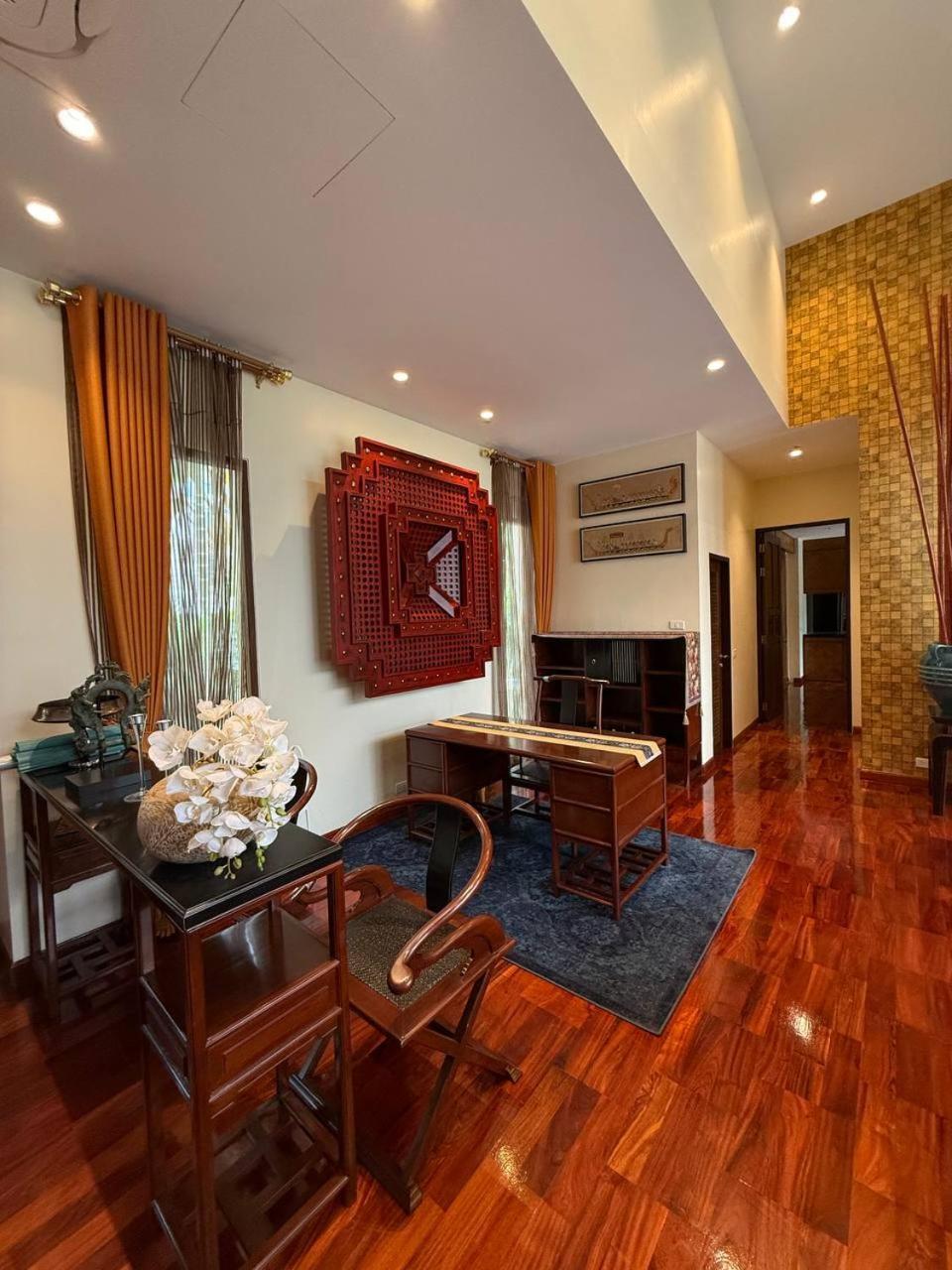 Luxury Luxury Seven Stars