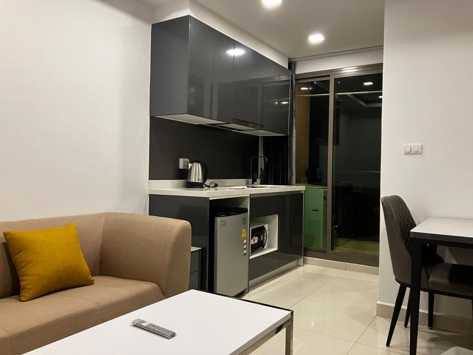 Apartment Luxury Living With Grand Pool *