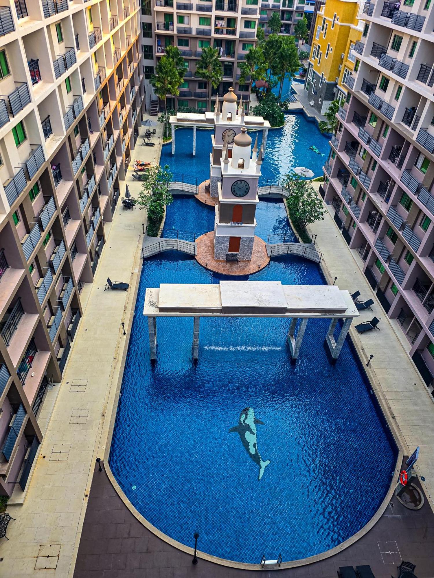 Luxury Living With Grand Pool