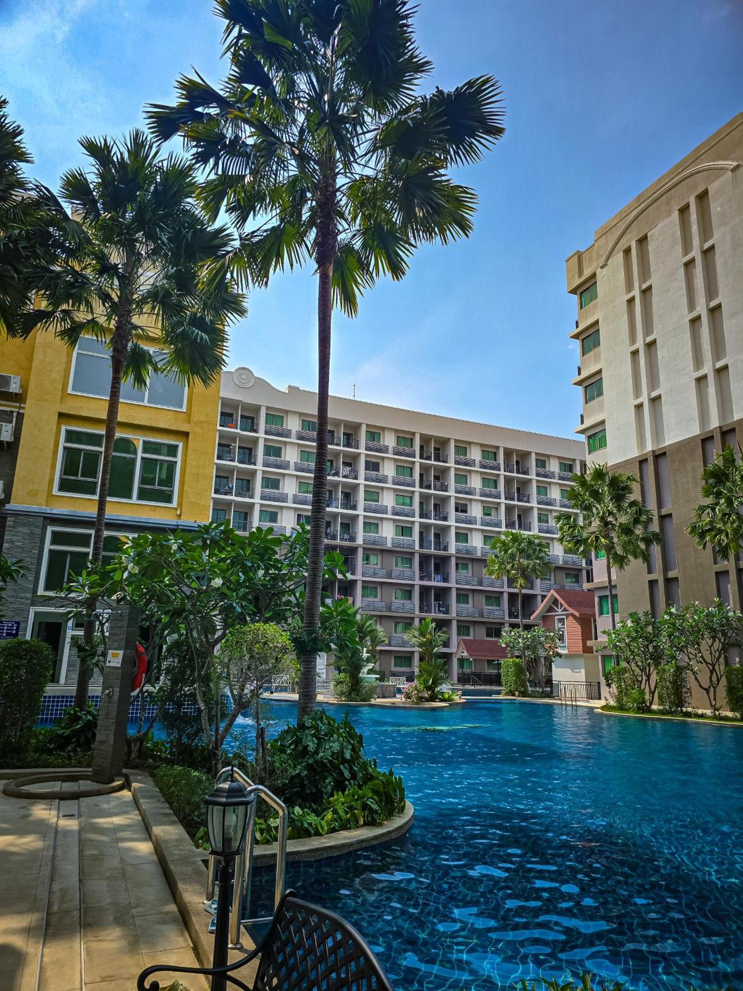 Luxury Living With Grand Pool