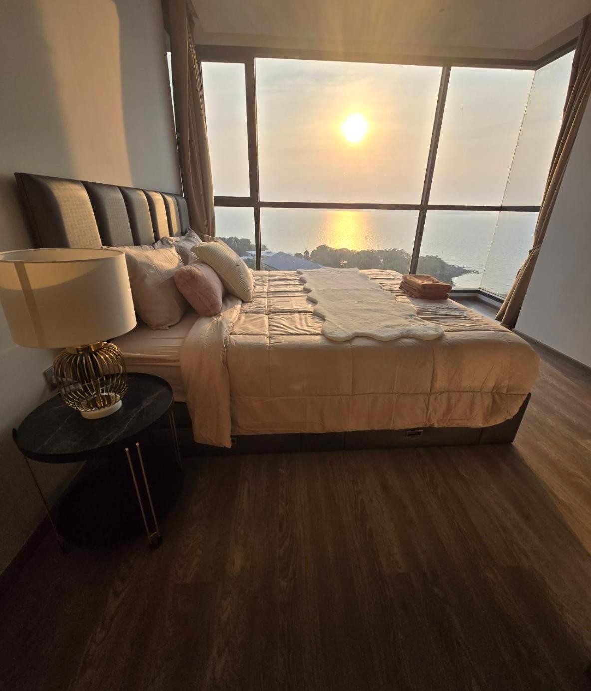 Apartment Luxury 2 Bed Sea View - Excellent Location