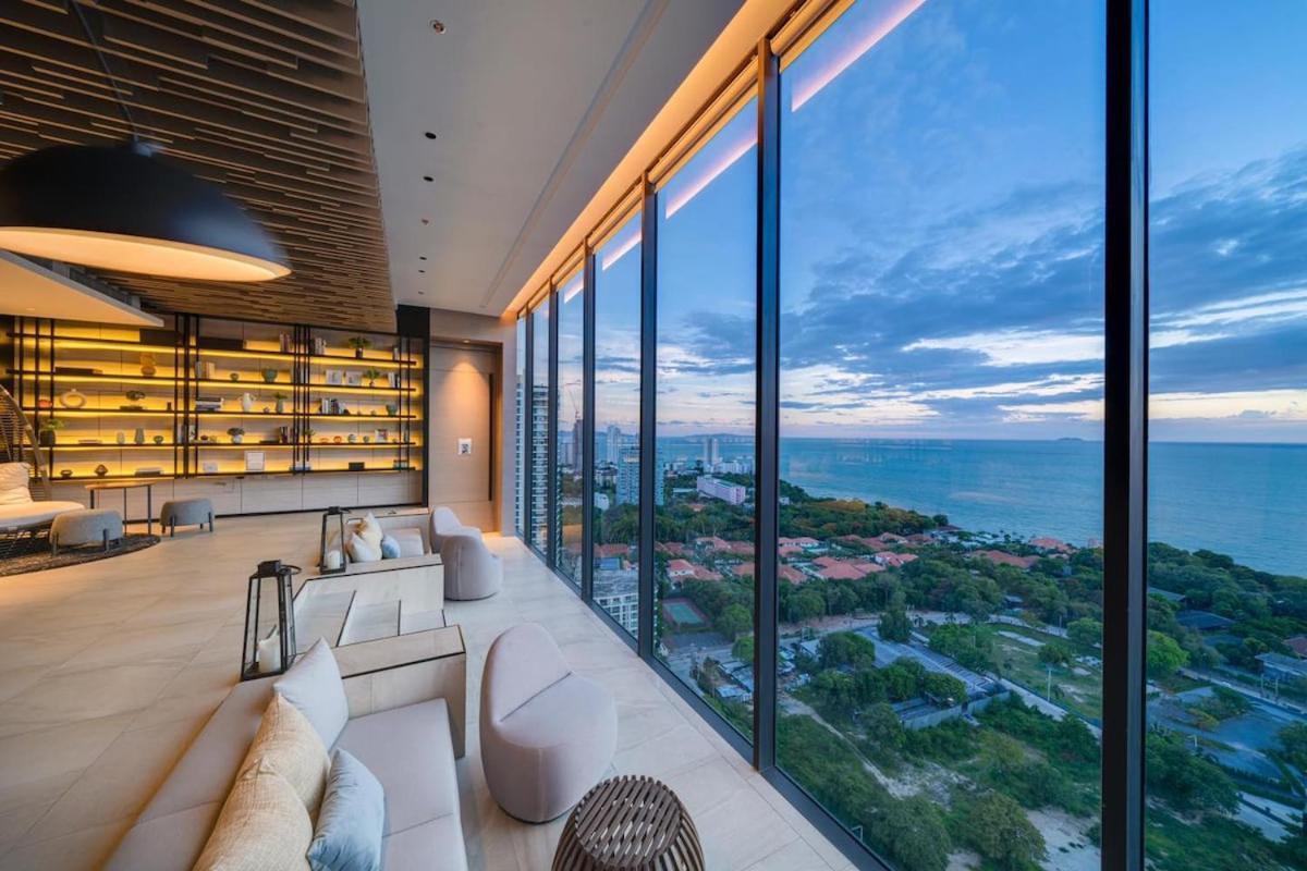 Luxury 2 Bed Sea View - Excellent Location *