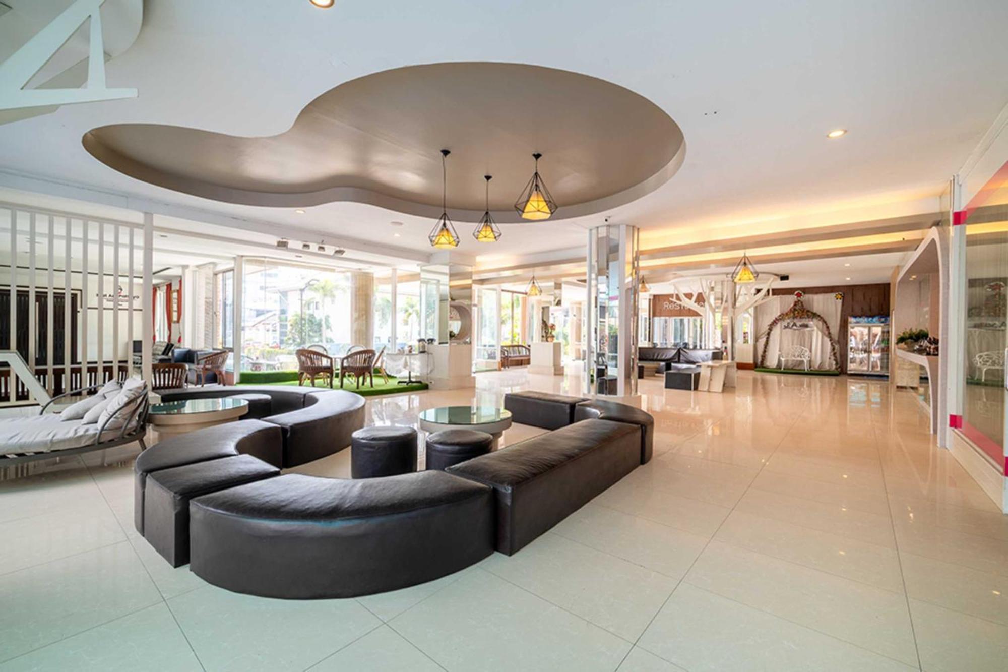 Dancenter Luxury Underwater World * Pattaya