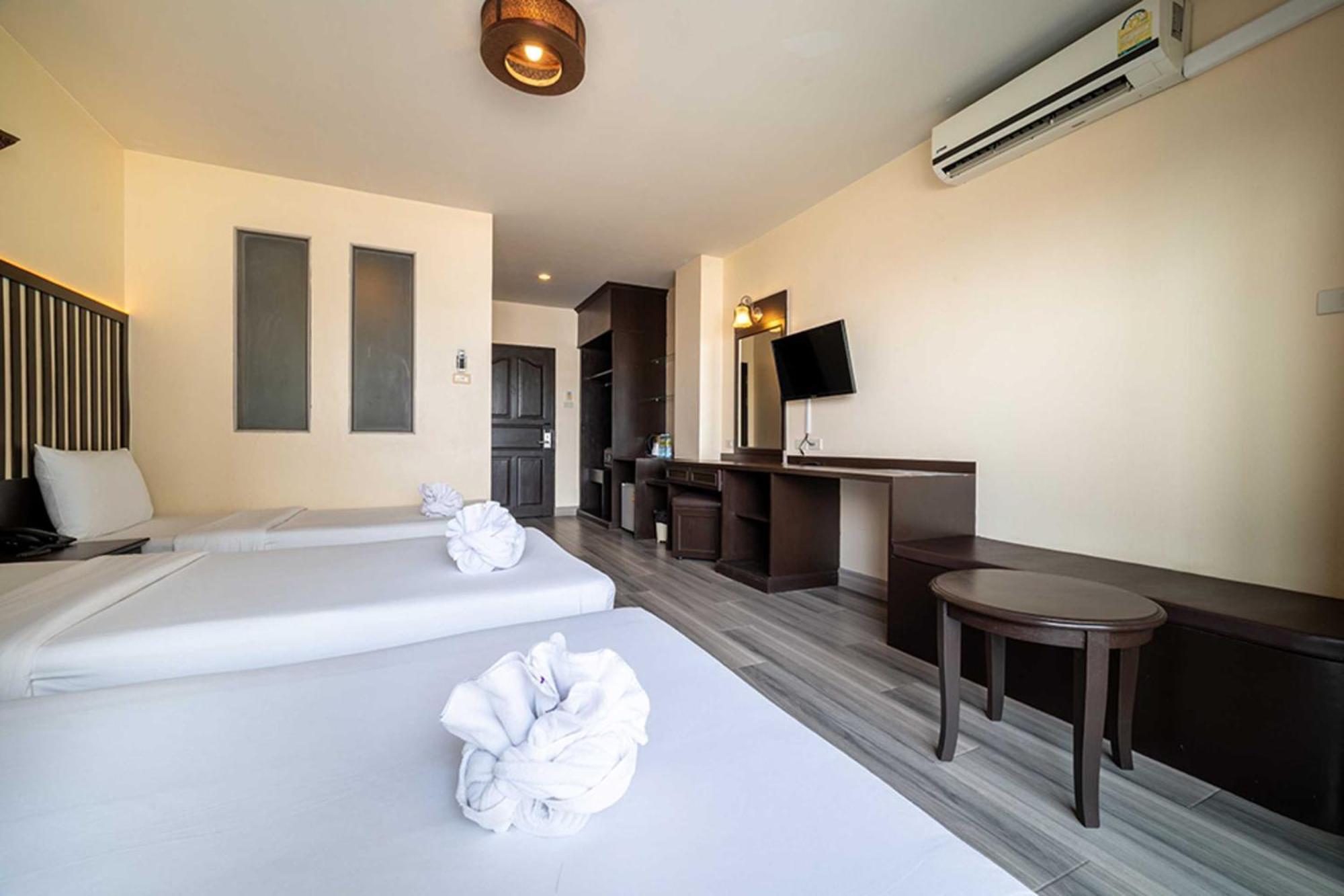 Dancenter Luxury Underwater World Apartment Pattaya
