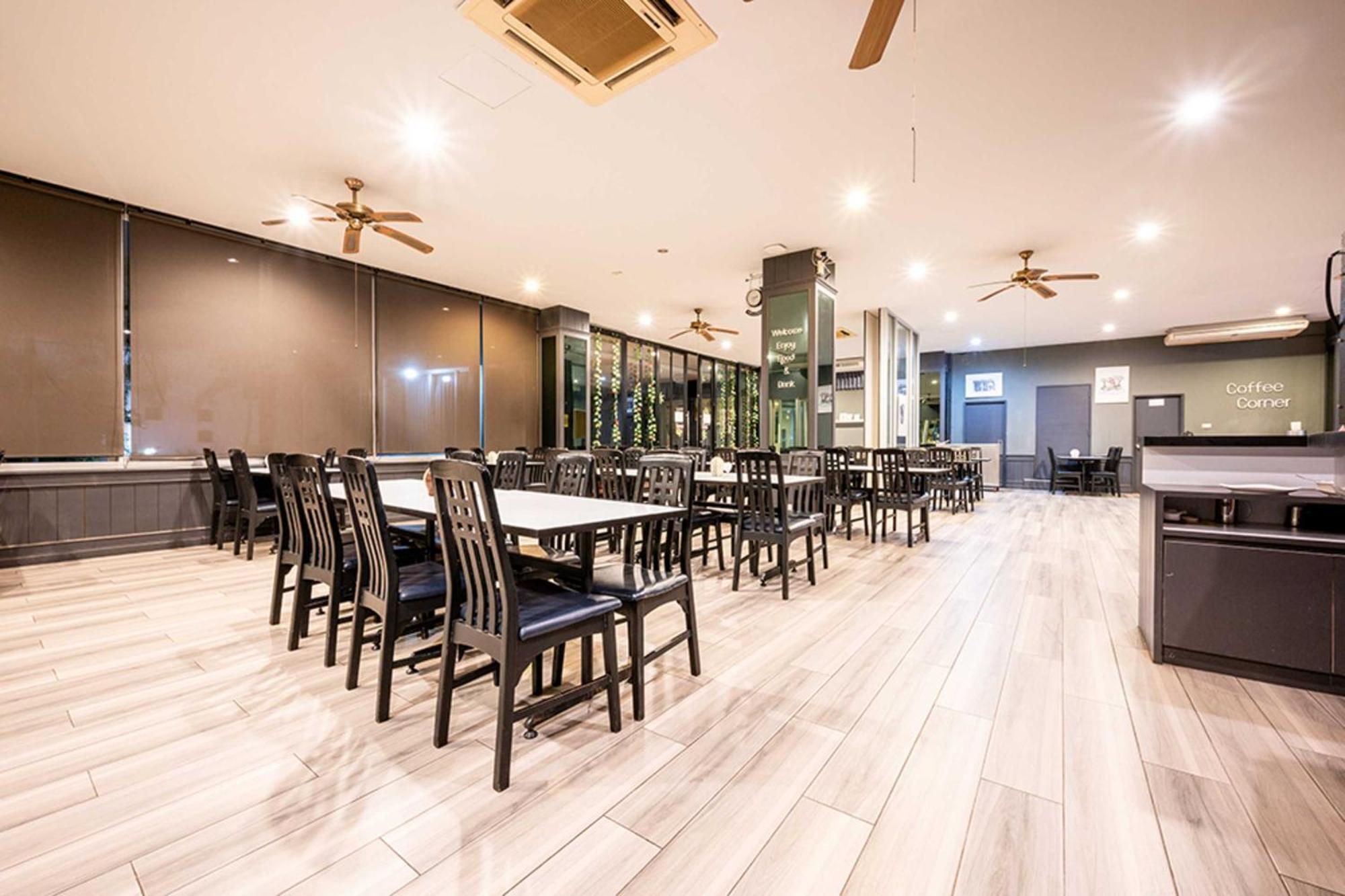 Dancenter Luxury Underwater World Apartment