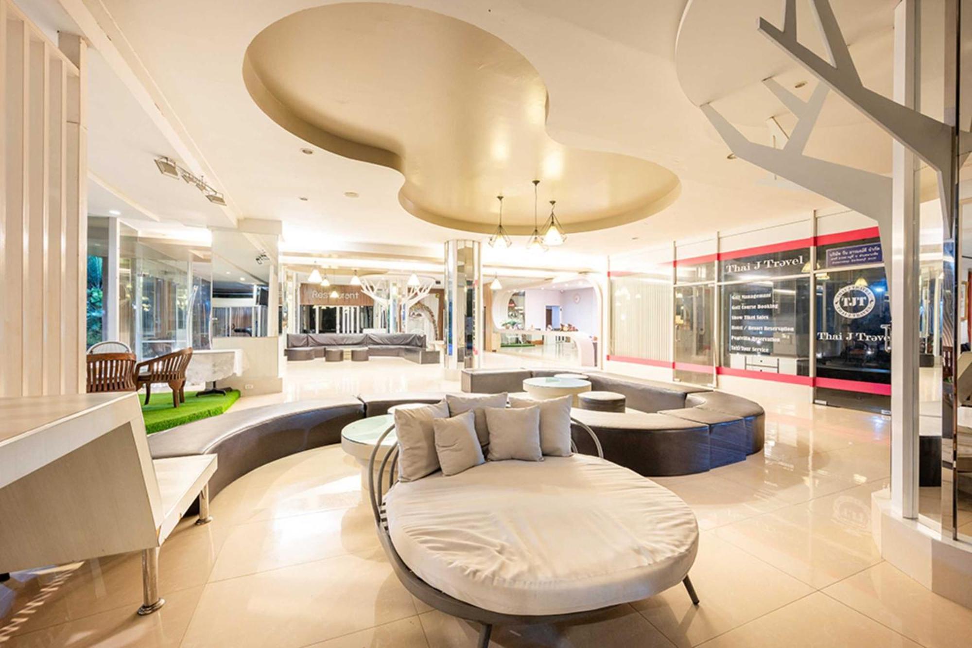 Dancenter Luxury Underwater World Pattaya