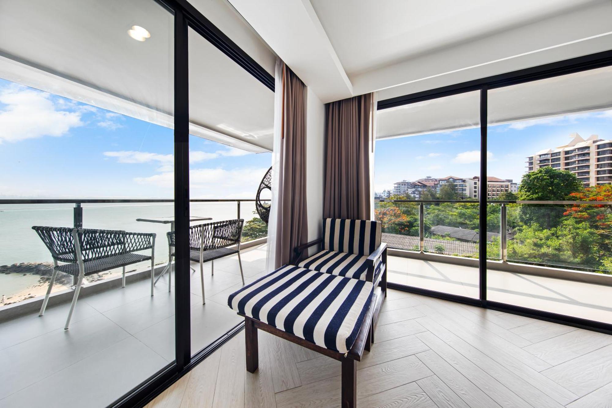 Golden Tulip Beachfront