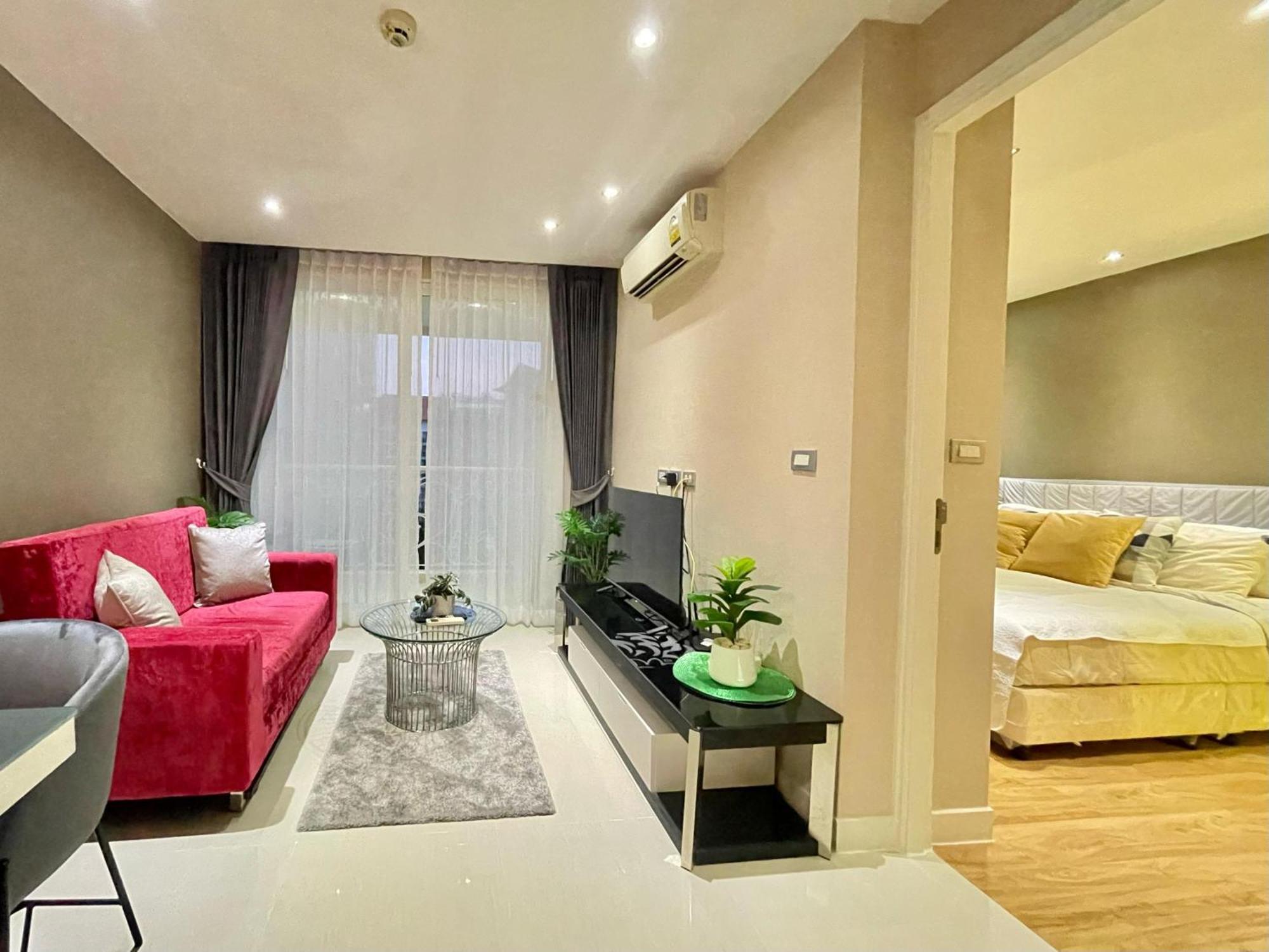 Apartment With Waterpark Pattaya