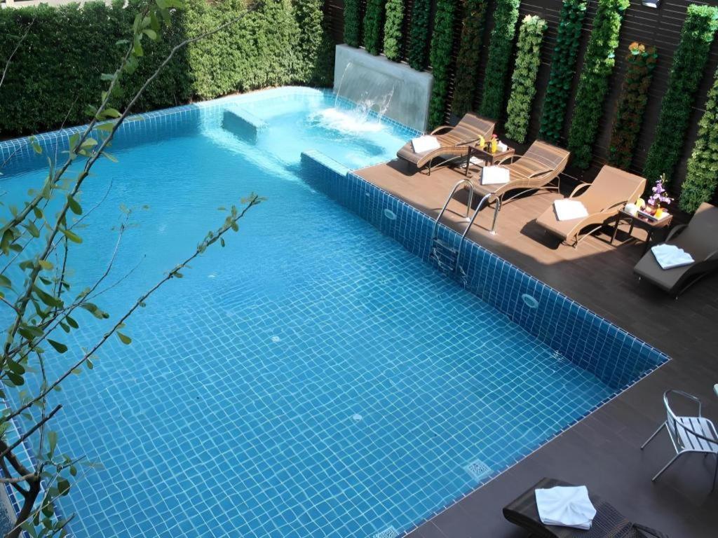 Chariot Hotel