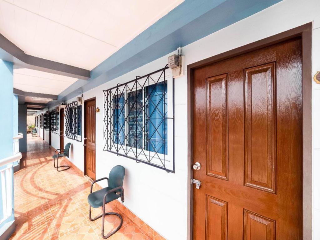 Hotel Oyo 1157 Ploy Pailin Place 2*
