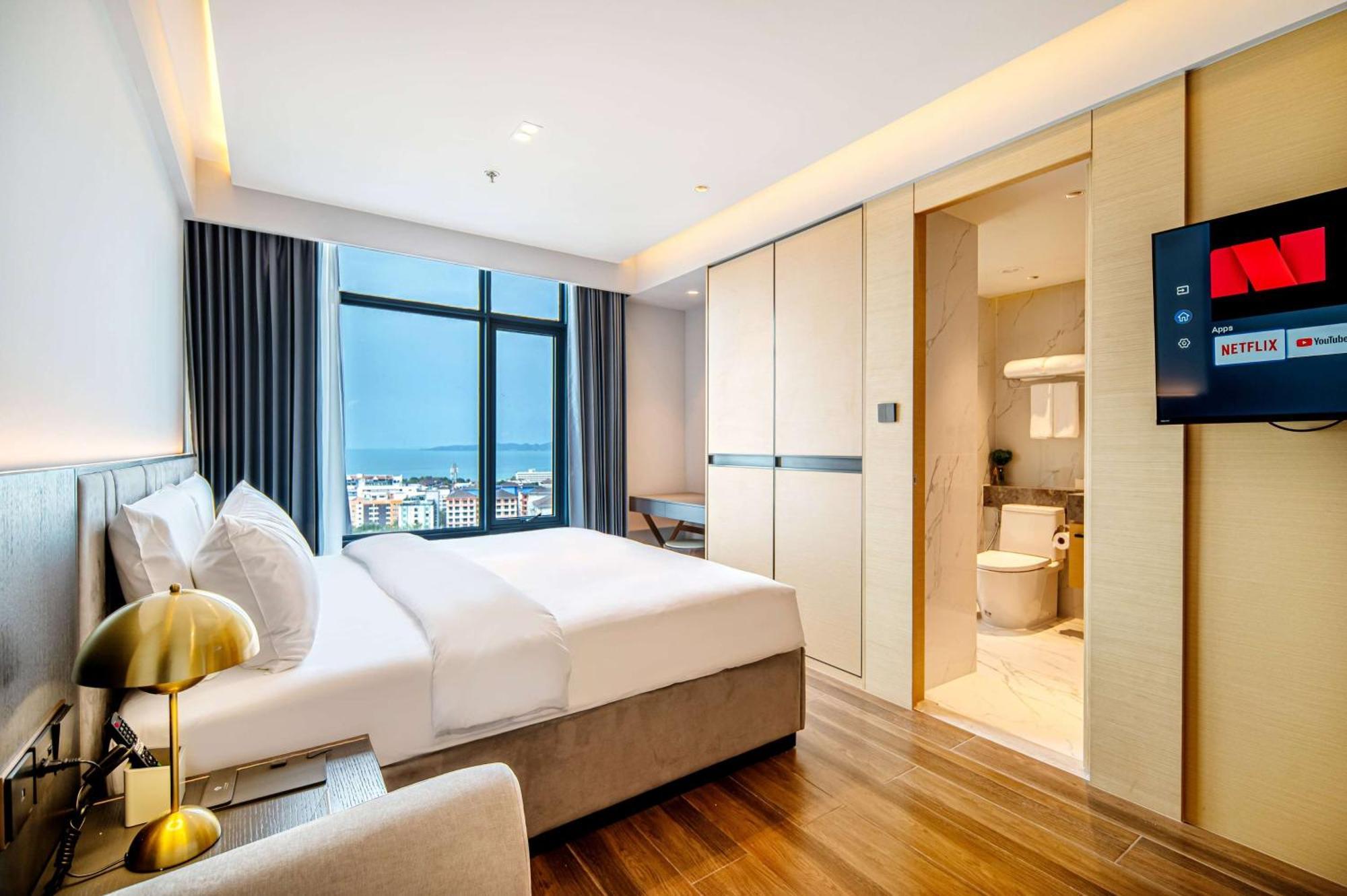 Beverly Mountain Bay, Trademark Collection By Wyndham Hotel Pattaya