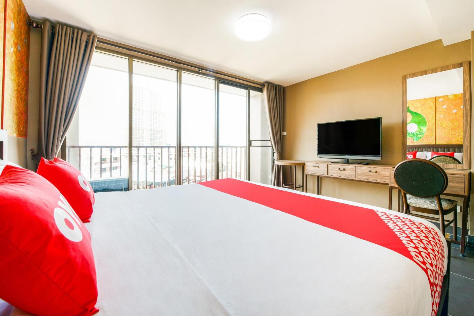 Hotel Super Oyo 458 Nakorn Siam Boutique 2*