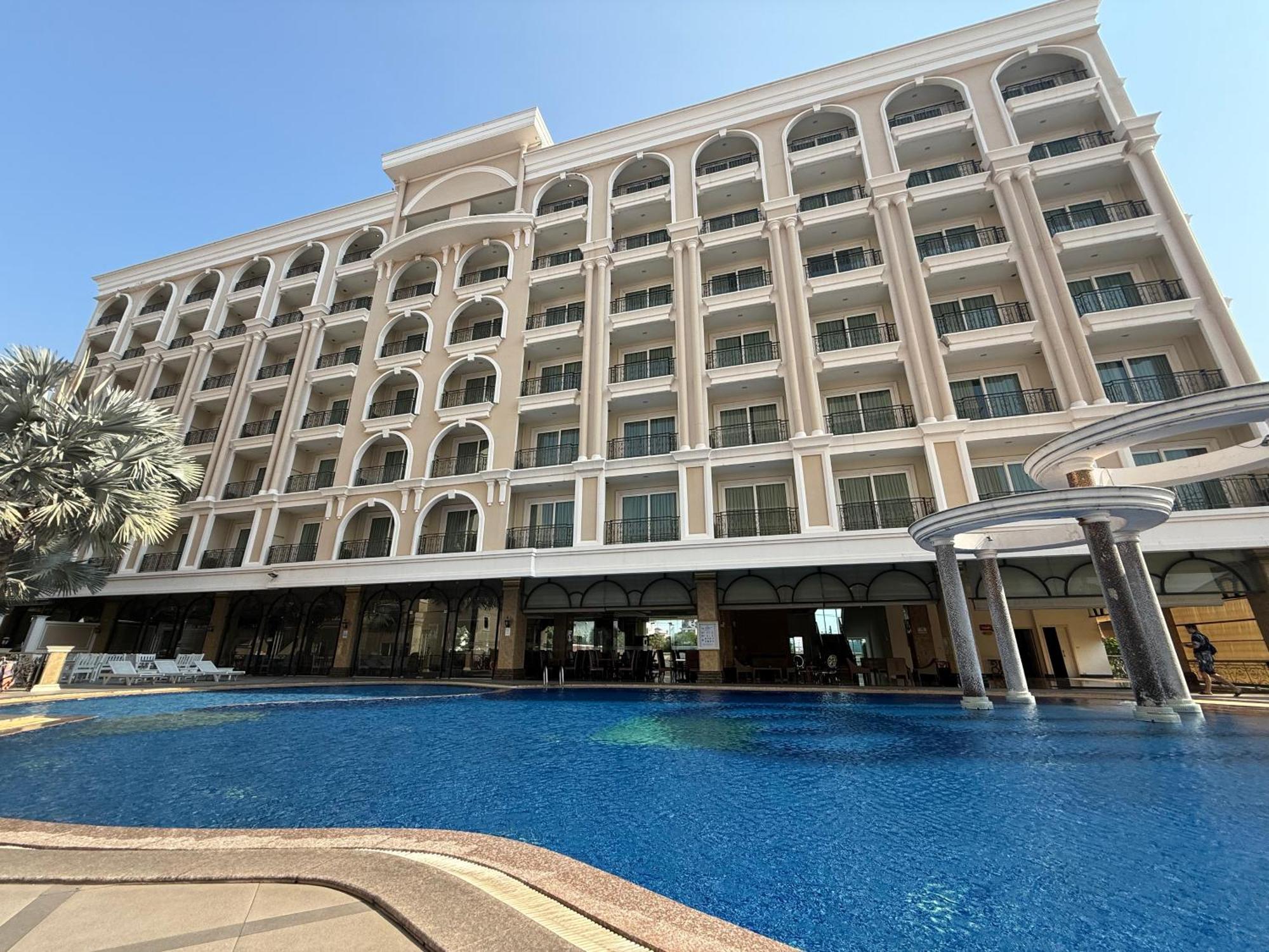 Hotel Lk Kk
