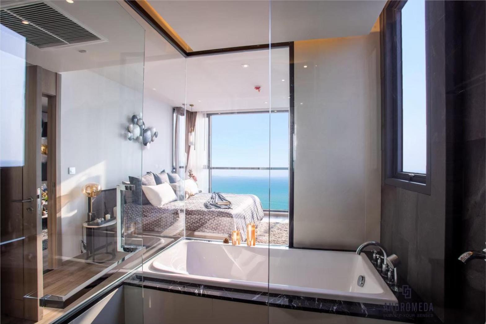 Luxury 2 Bed Sea View - Excellent Location Apartment *