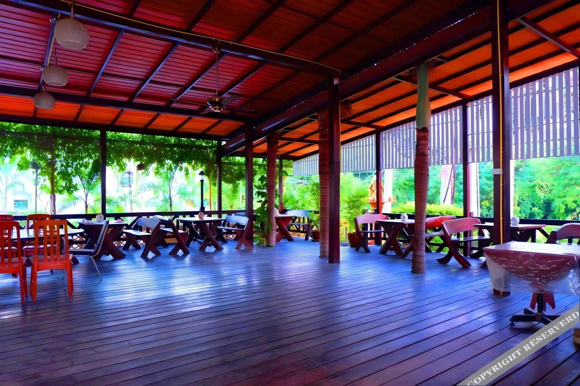 Sunday Ja Hotel