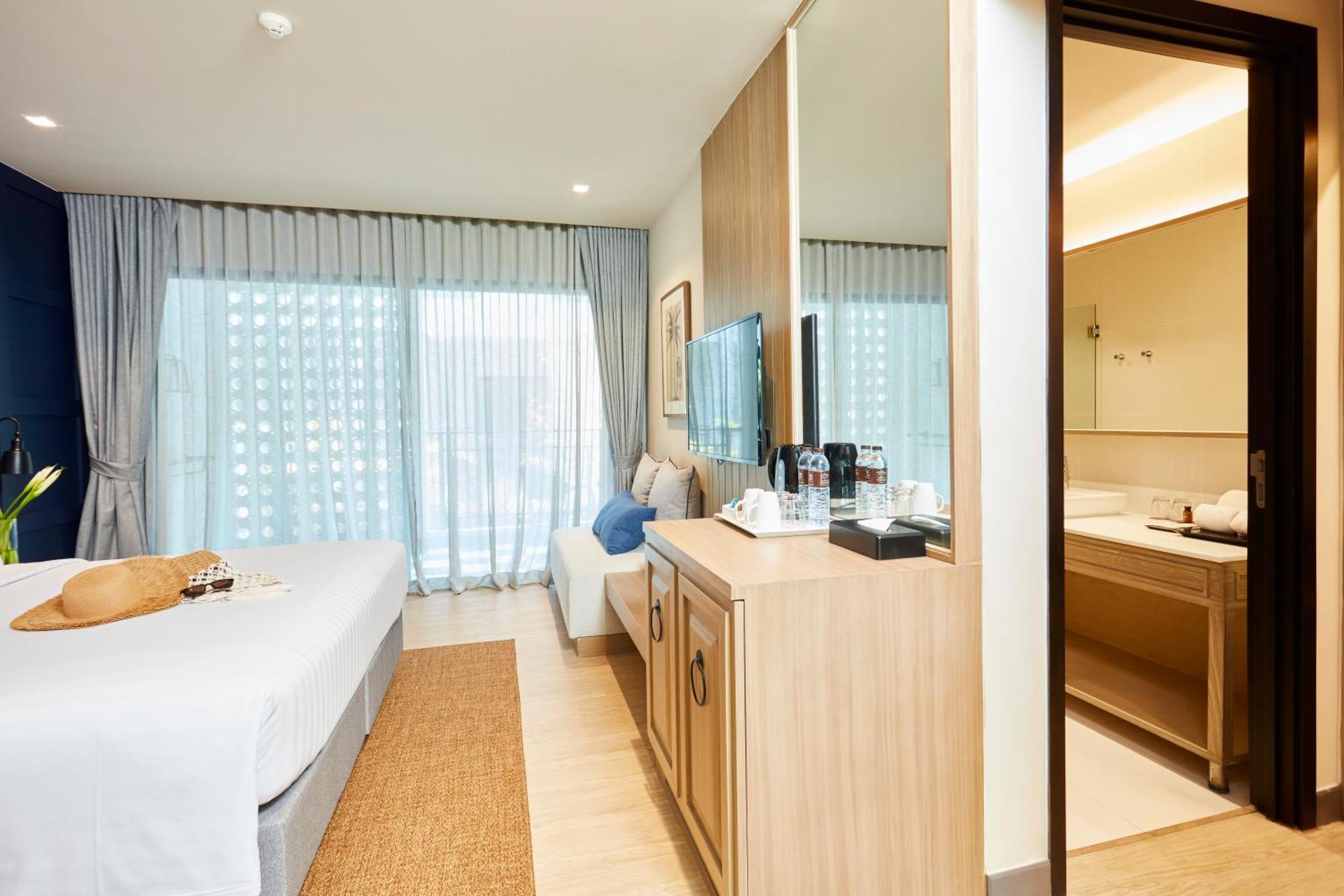 Health Land & Hotel