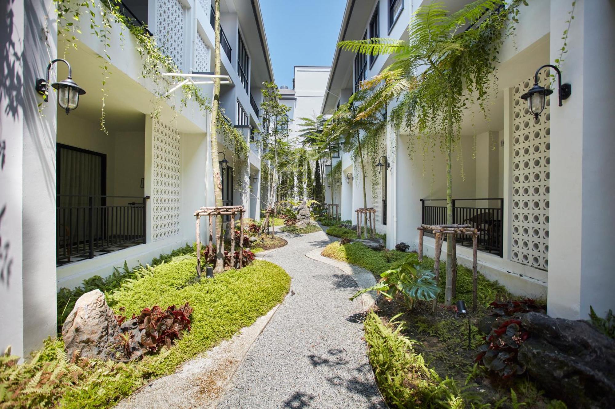 Hotel Health Land &