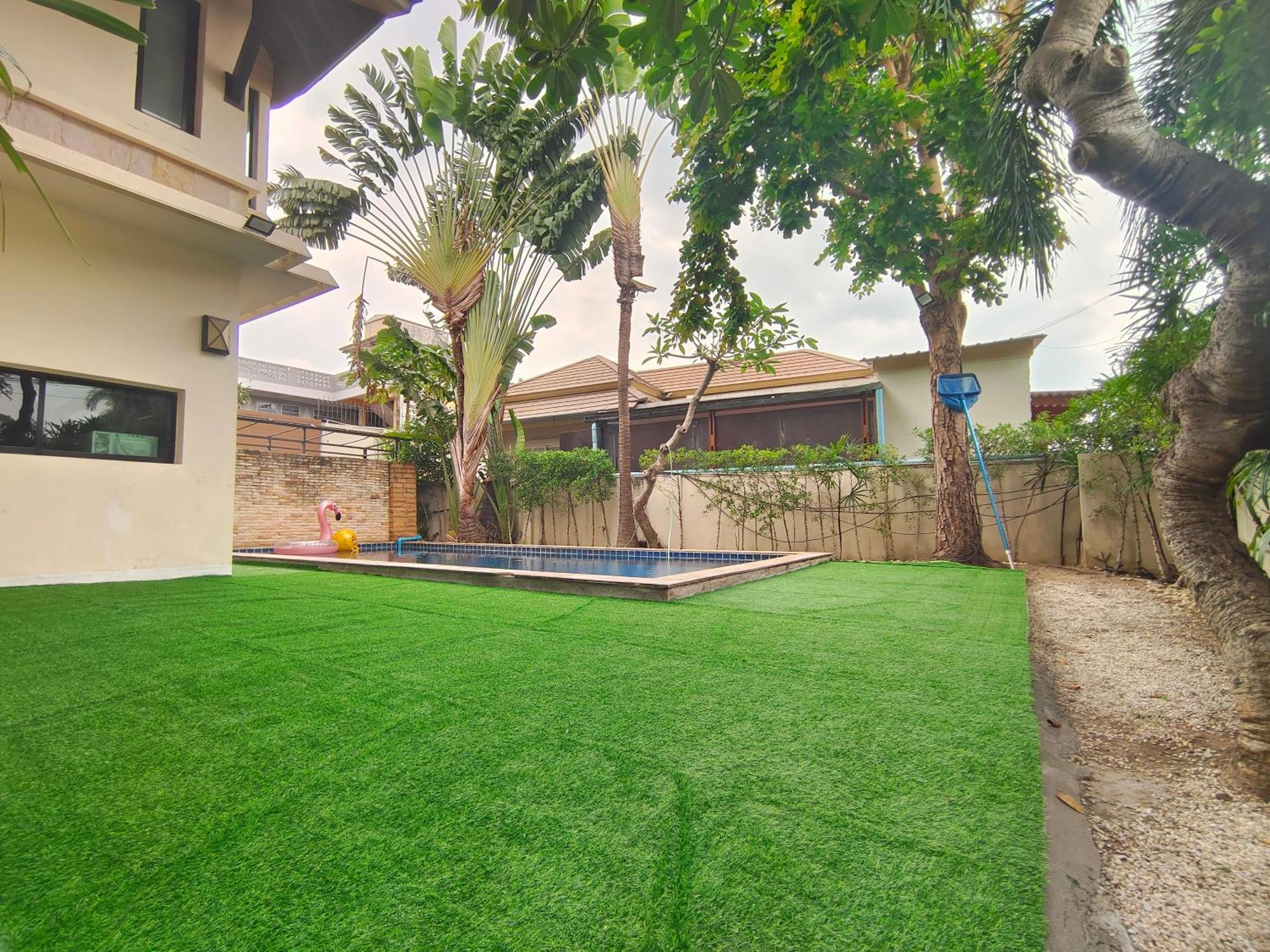 Baan Natcha Pool Center Villa *